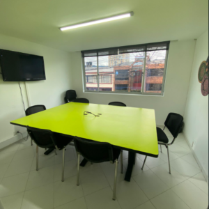 Sala de junta de 10 puestos. Hora