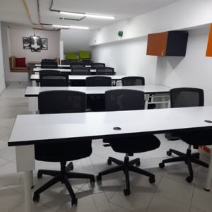 Sala de capacitación 15-17 personas.